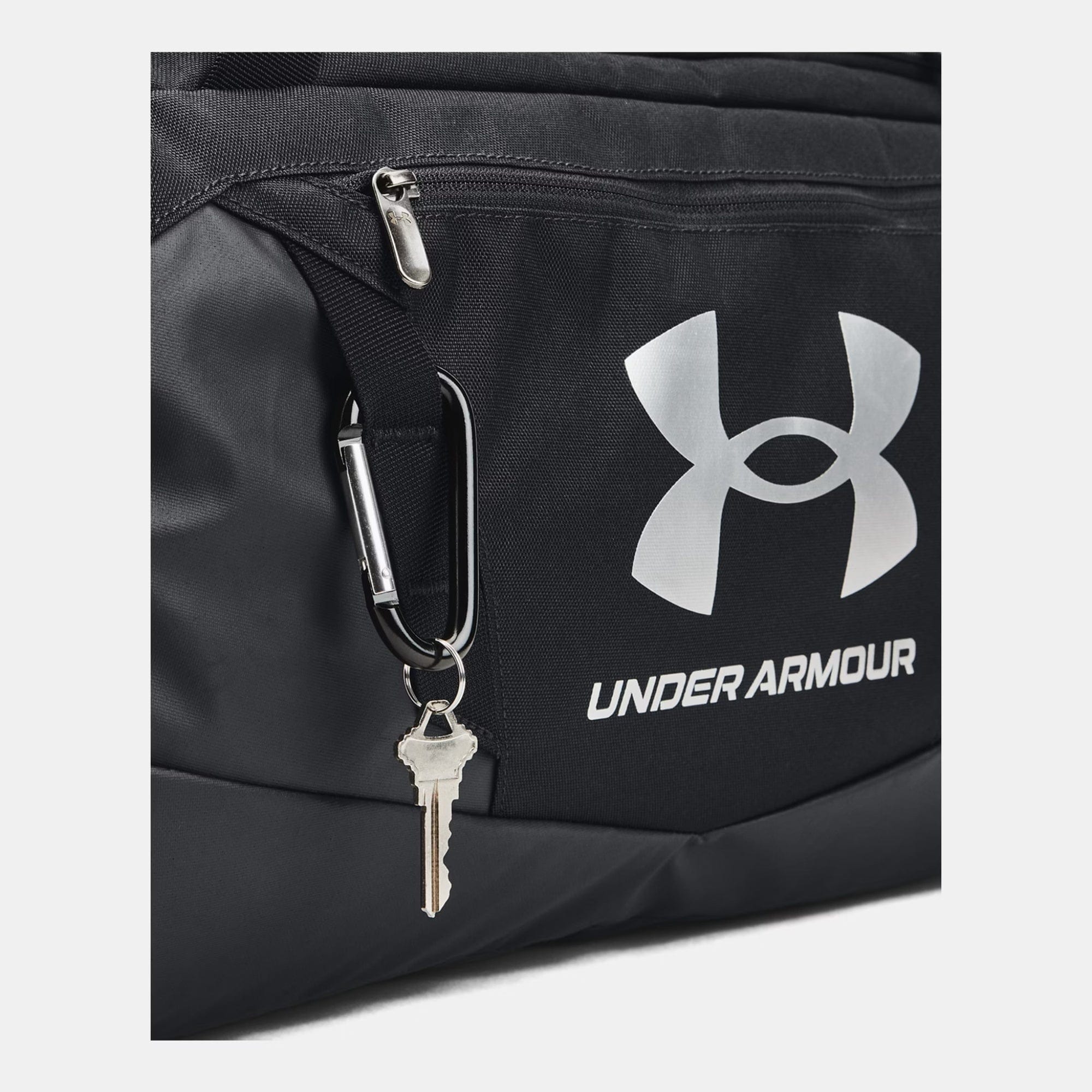 UA 1369222 Undeniable 5.0 Small Duffle Bag - Black/Metallic Silver By UA Canada -